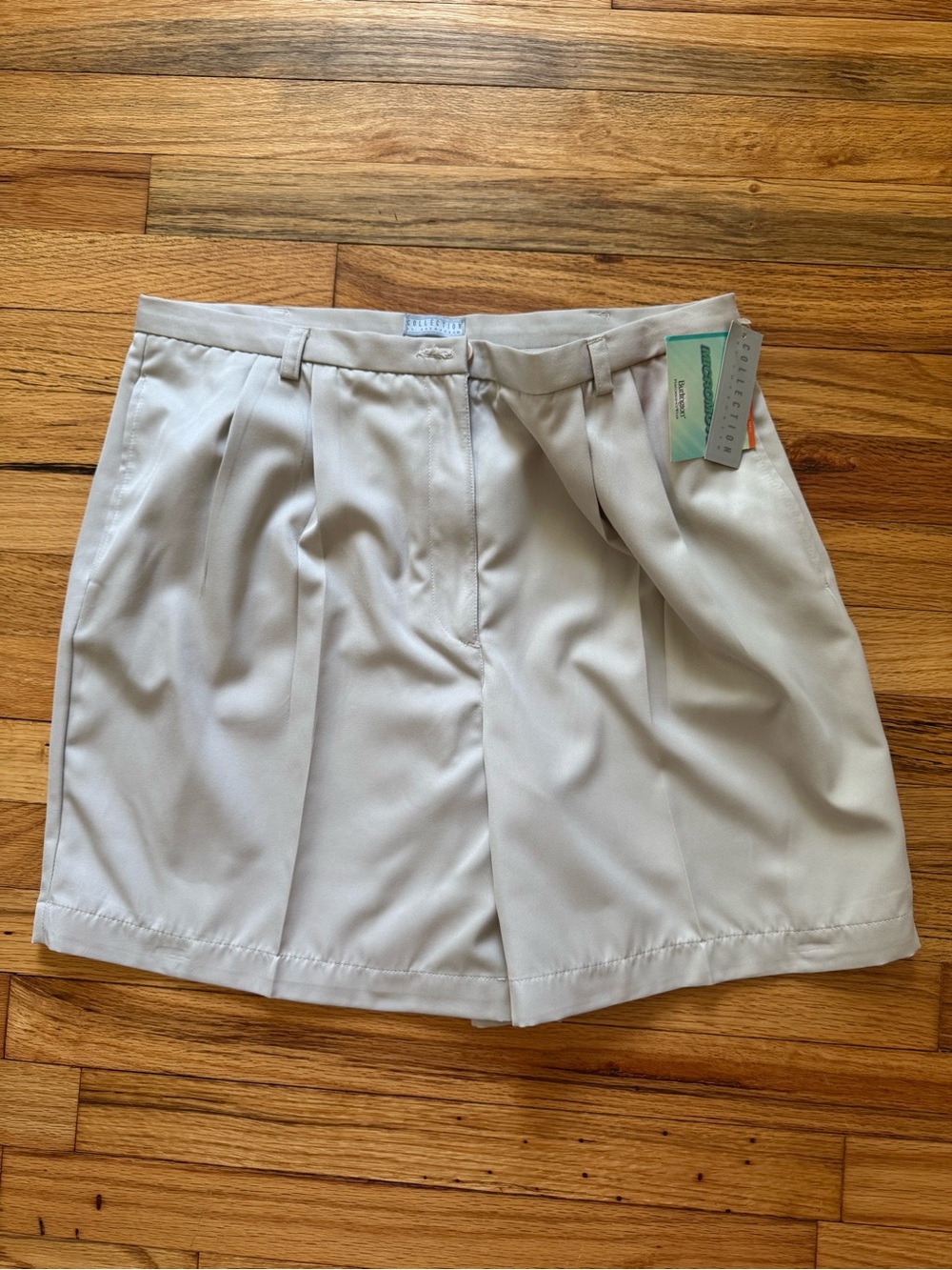 Cherokee Pleated Cream Bermuda Shorts